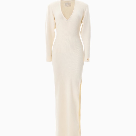 Dodiee EVE deep v shoulder maxi dress in cream - Picture 3 of 13